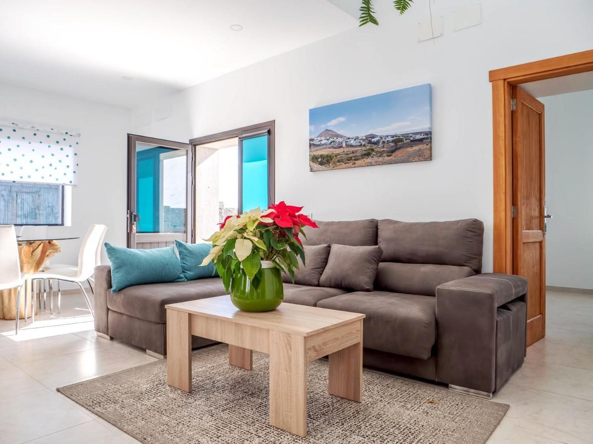 Comfortable House In Tias With Free Parking ภายนอก รูปภาพ