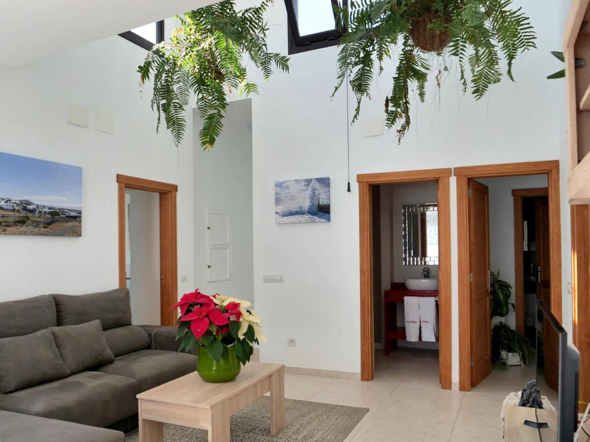 Comfortable House In Tias With Free Parking ภายนอก รูปภาพ