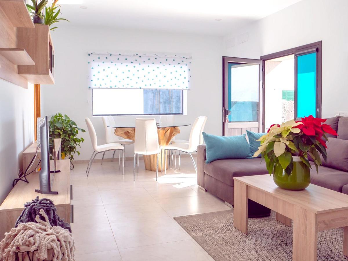 Comfortable House In Tias With Free Parking ภายนอก รูปภาพ